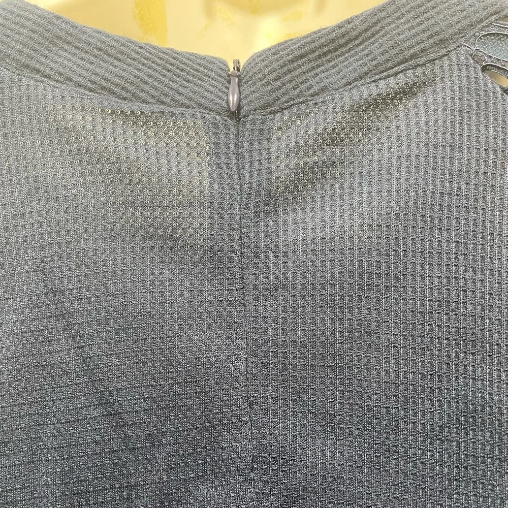 NWT MIHOLL Women’s Navy Long Sleeve Tops Lace Casual Loose Top size medium - Picture 4 of 5